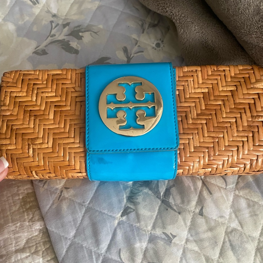 Wicker clutch